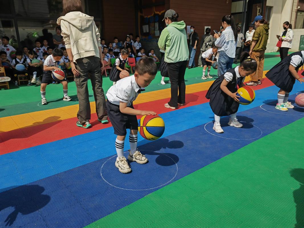 幼儿拍球安全教育