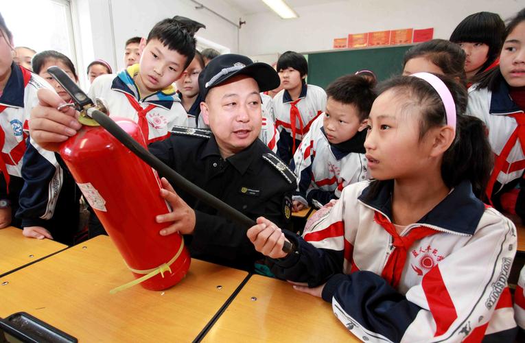 认真接受安全教育