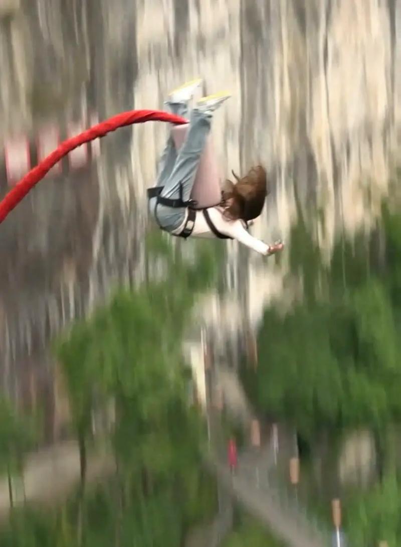 兴奋活动雅思口语蹦极